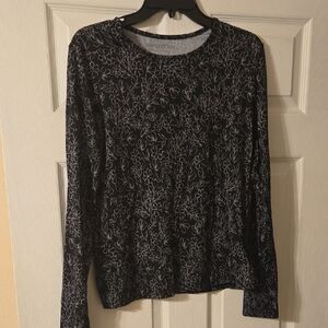 Hang Ten Black and White Floral Long Sleeve Top